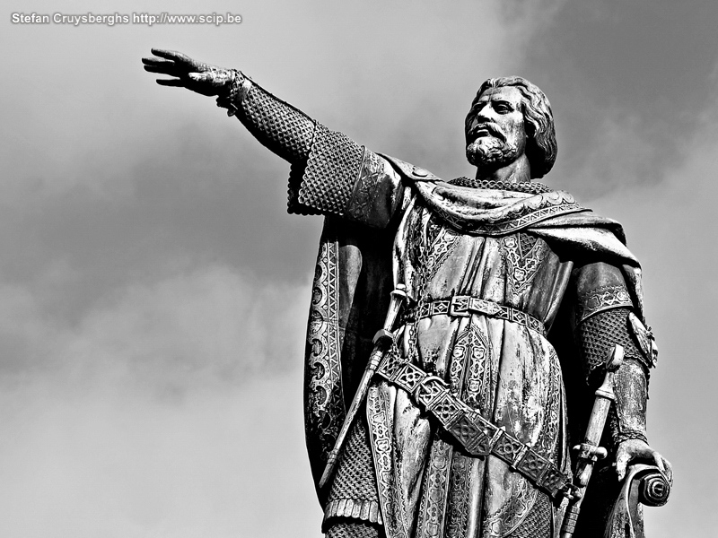 Ghent - Statue Jacob van Artevelde at Vrijdagmarkt Some photos of the beautiful historical centre of the city of Ghent. Stefan Cruysberghs